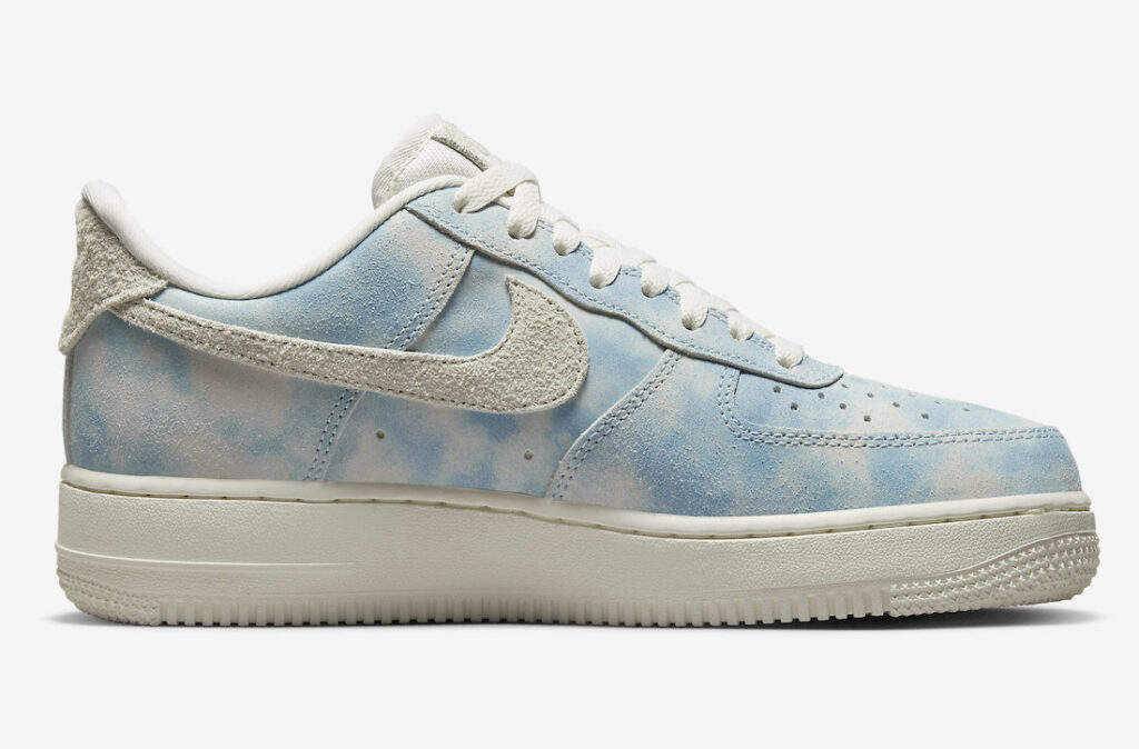 نایک ایرفورس 1 لو کلودی بلو سیل Nike Air Force 1 Low Clouds University Blue Sail