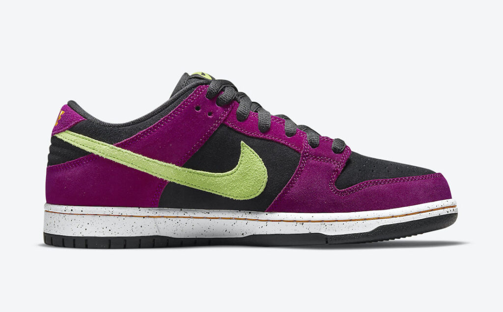 نایک اس بی دانک ترا رد پلام Nike SB Dunk Low ACG Terra Red Plum