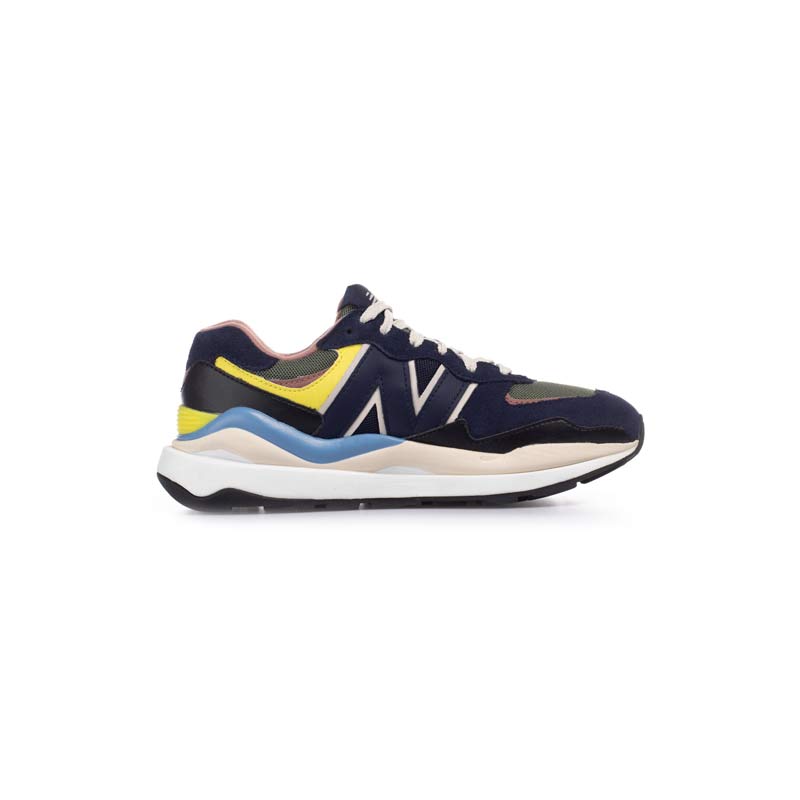 کتونی نیوبالانس 5740 سورمه ای زرد New Balance 57/40 W5740GC Blue